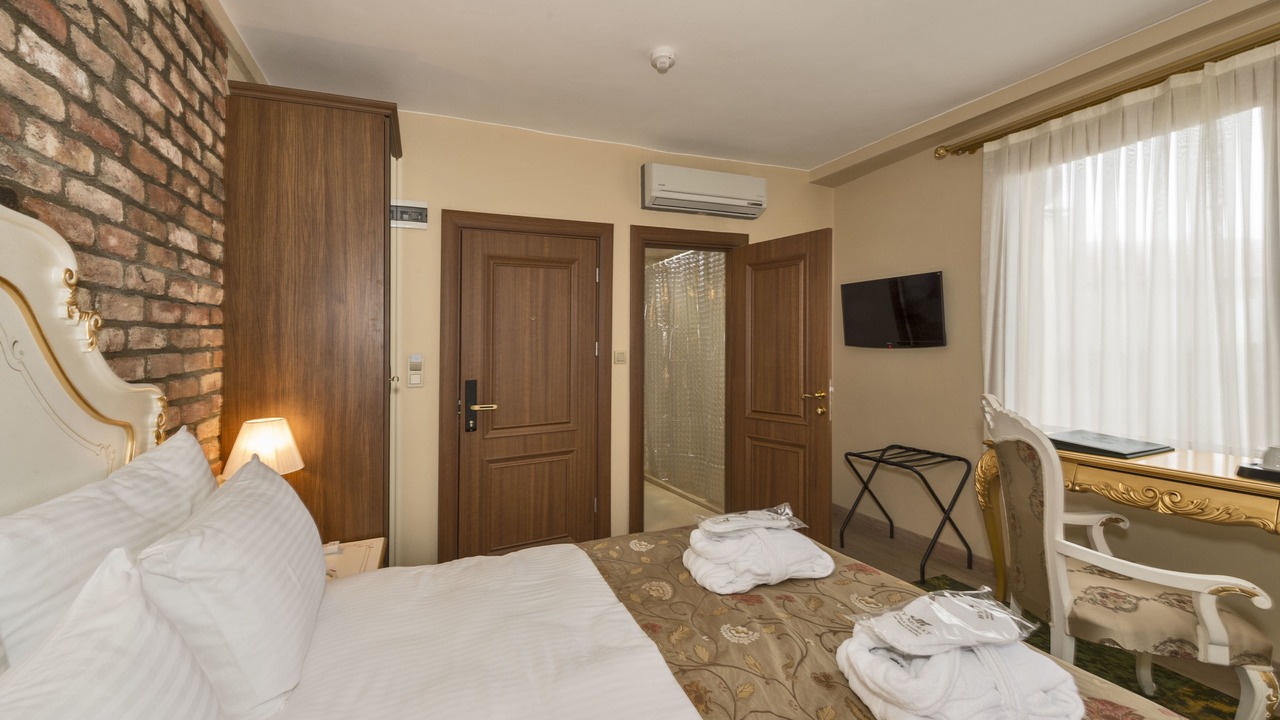 Photo of Bedroom in Galata
