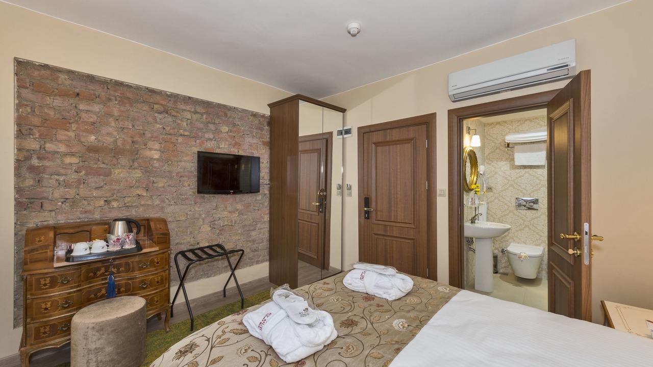 Photo of Bedroom in Galata