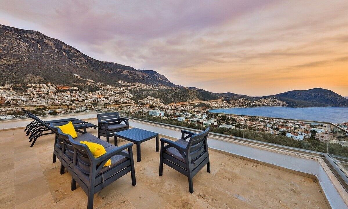 Photo of Patio Balcony in Bezirgan