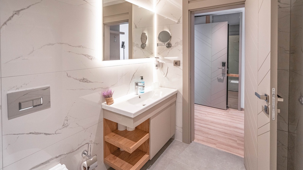 Photo of Bathroom in Lara