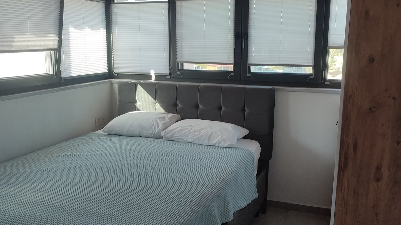 Photo of Bedroom in Ezine