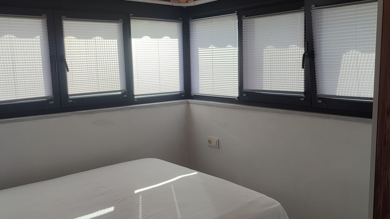 Photo of Bedroom in Ezine