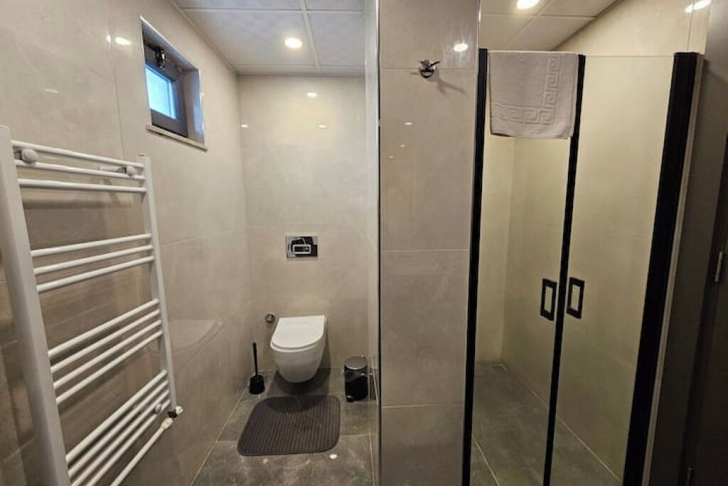 Photo of Bathroom in Lara