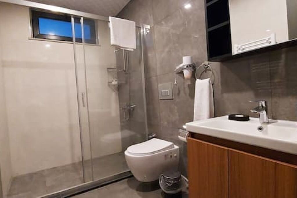 Photo of Bathroom in Lara