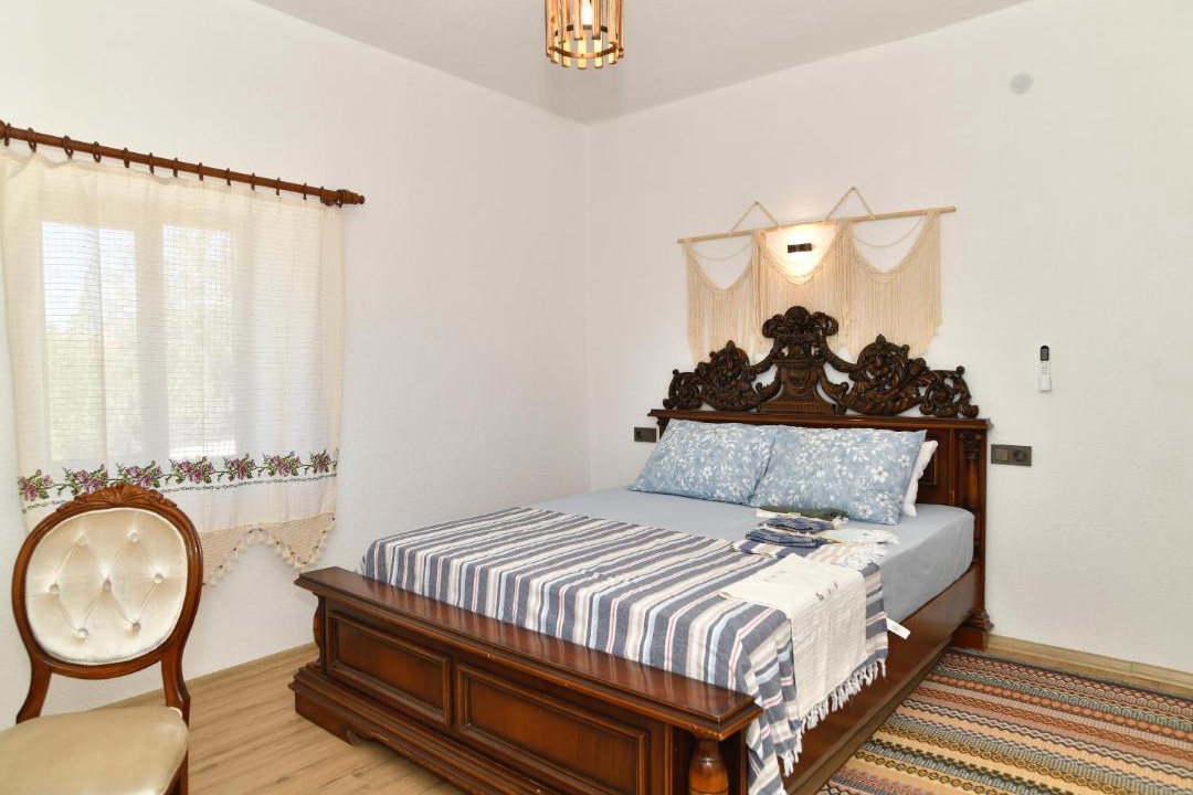 Photo of Bedroom in Behram