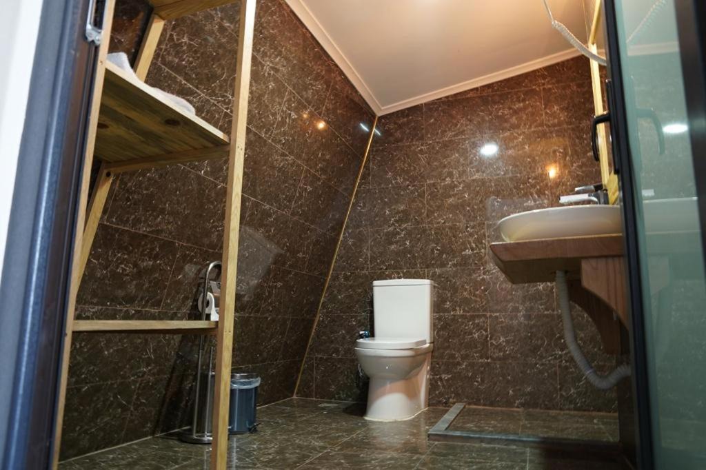 Photo of Bathroom in Lapseki