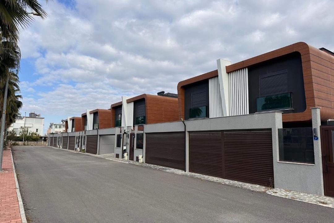 Photo of Buildings in Lara