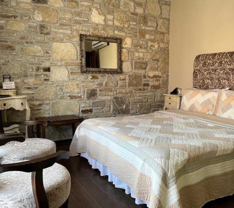 Photo of Bedroom in Yenifoca
