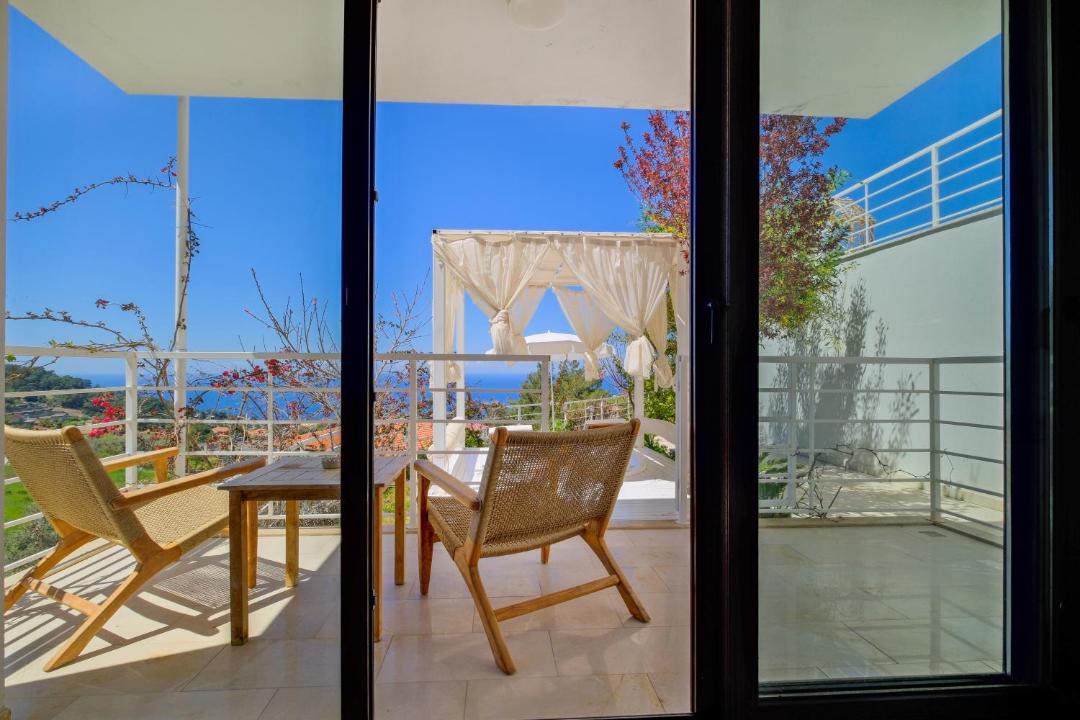 Photo of Patio Balcony in Faralya