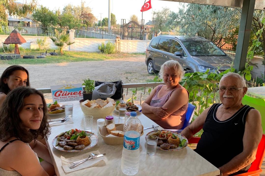 Photo of Human In Picture in Bademli