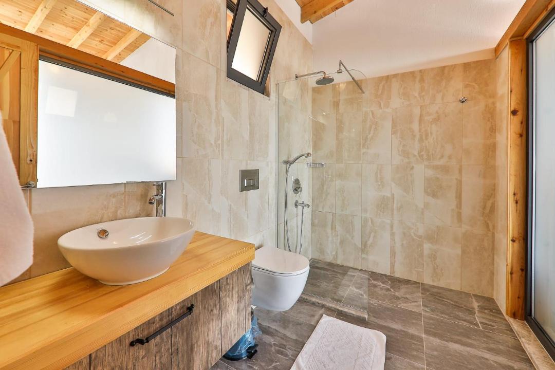 Photo of Bathroom in Islamlar