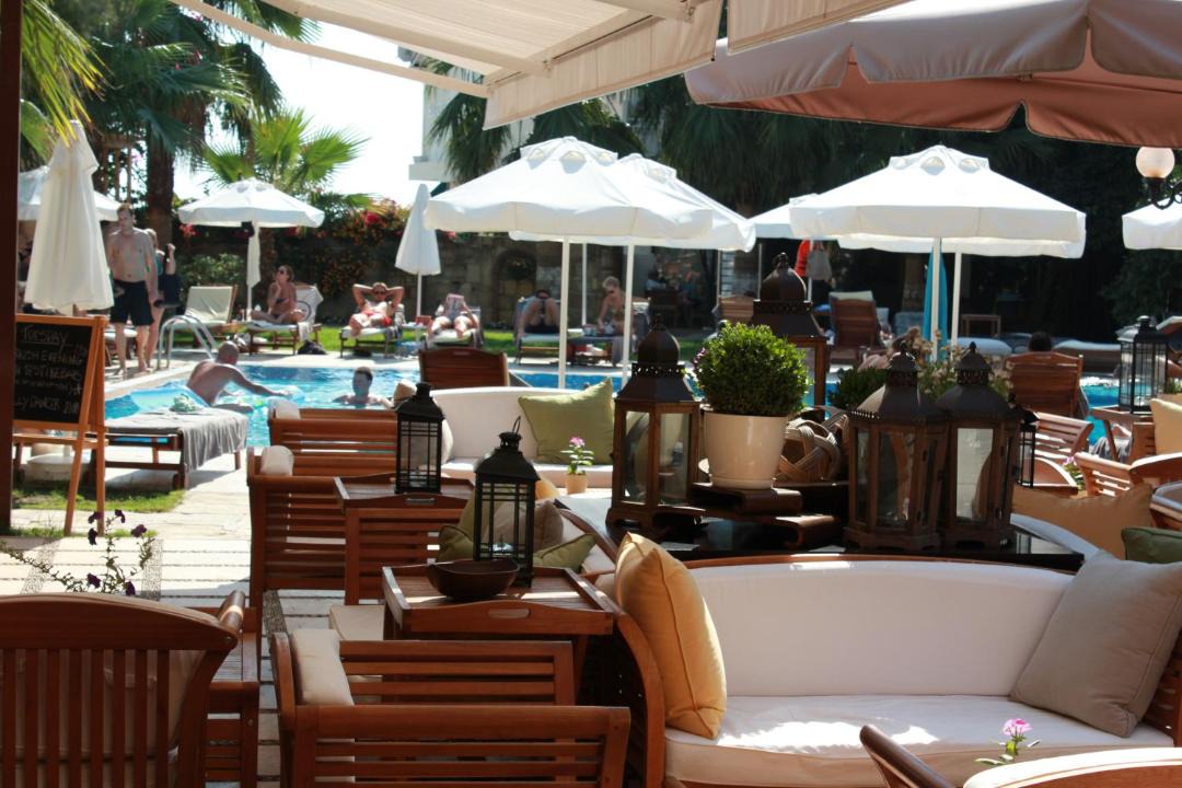 Photo of Others in Side