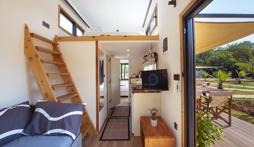 Deluxe Tree House