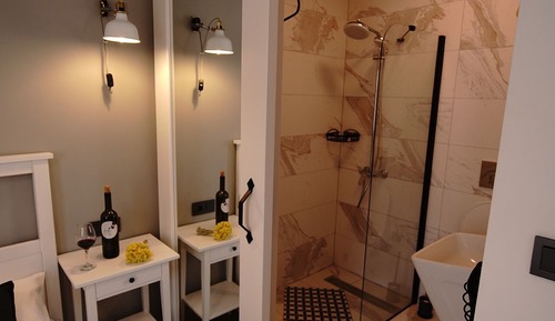 Economy Room (Basement Floor)