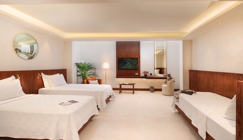 Deluxe Family Room