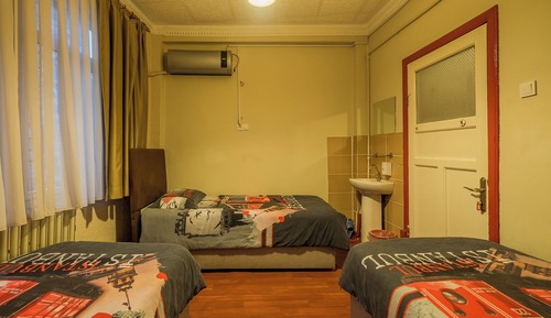 Economy Shared Dormitory, Women only, Non Smoking, Shared Bathroom