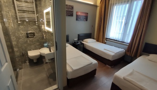 Standard Triple Room, 3 Twin Beds, City View