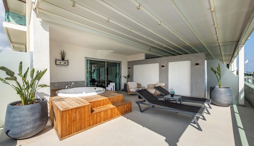 Premium Signature Room