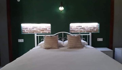 Design Quadruple Room