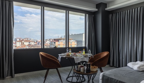 Deluxe Suite