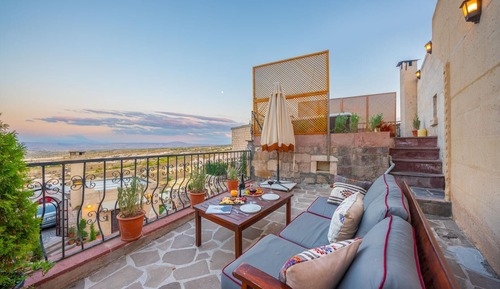 Deluxe Room with Outdoor Hot Tub and Fireplace