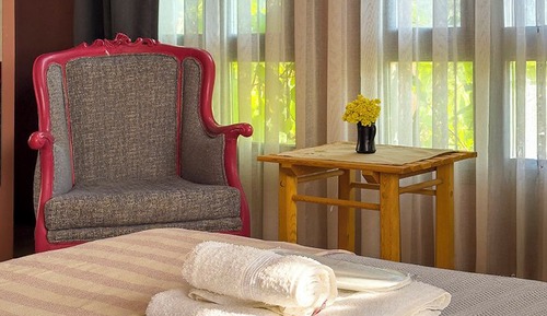 Comfort Room, Garden View
