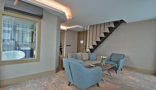Suite, Multiple Beds, Balcony