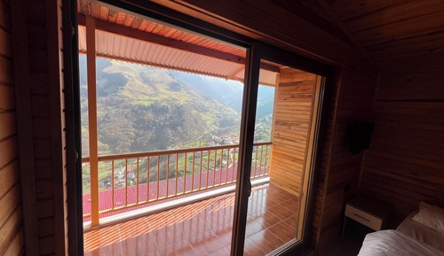 Deluxe Room, Balcony, Mountain View