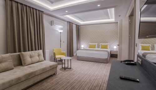 Deluxe Studio Suite