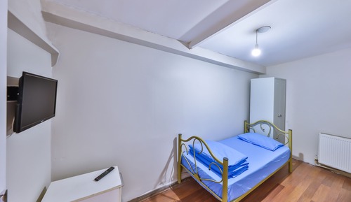 Elite Single Room, Men only, No Windows