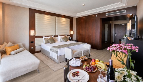 Superior Room, Partial Sea View