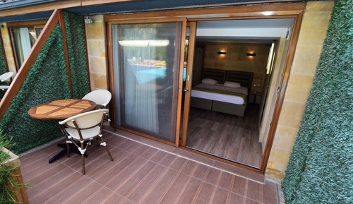 Cave Room With Pool Access
