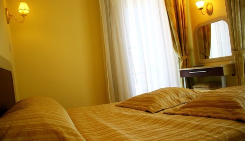 Classic Triple Room