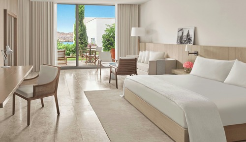 Loft, 1 King Bed with Sofa bed, Garden View