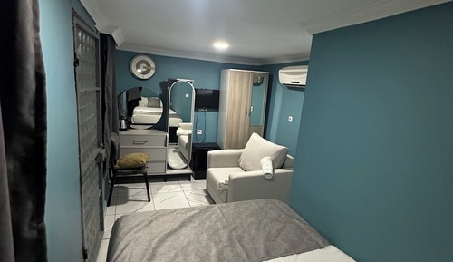 Honeymoon Room