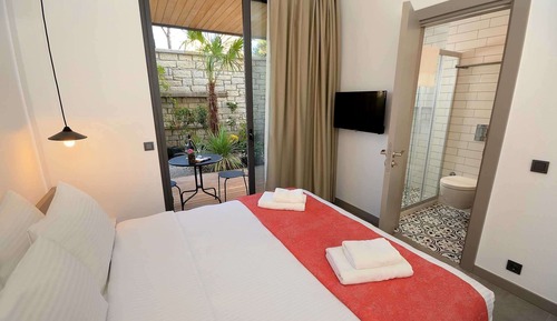 Deluxe Room, Patio
