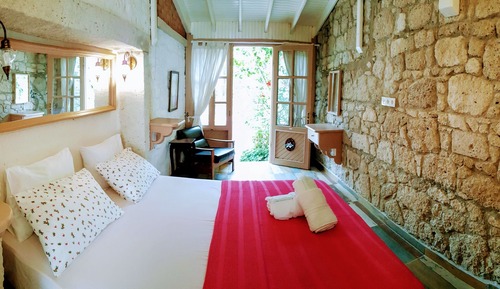 Deluxe Double Room, Garden View