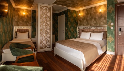 Family Triple Room, City View