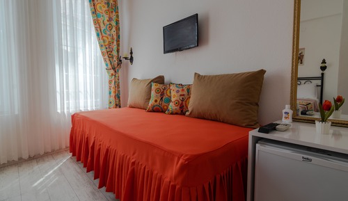Triple Room, Partial Sea View