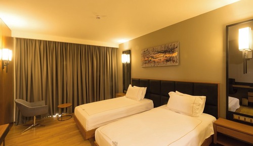 Comfort Twin Room, City View