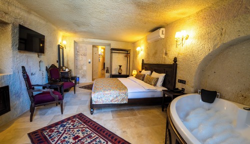 Superior Suite, Fireplace