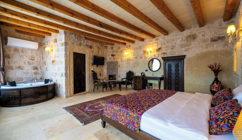 Royal Suite, Fireplace