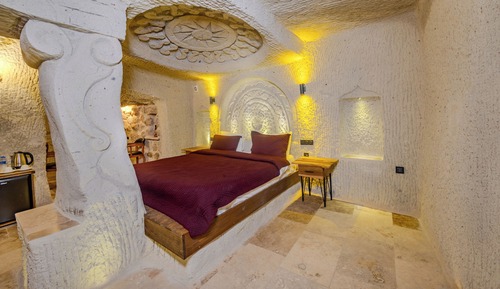 Traditional Studio Suite