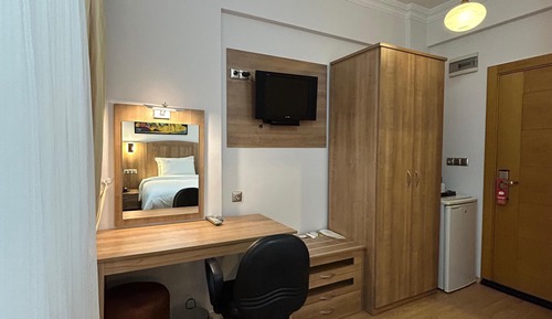 Standard Single Room, 1 Large Twin Bed, Courtyard View