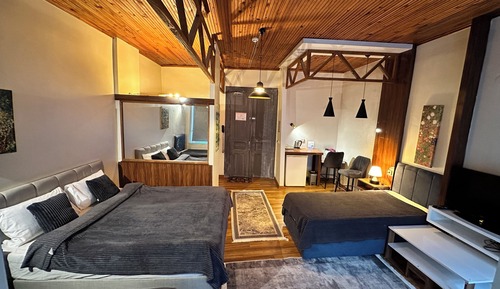 Superior Studio, Multiple Beds
