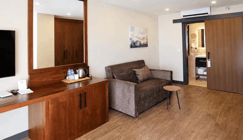 Standard Room, 1 King Bed, Non Smoking, Lake View