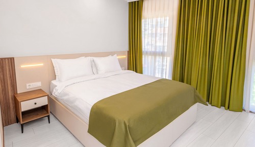 Deluxe Triple Room, City View