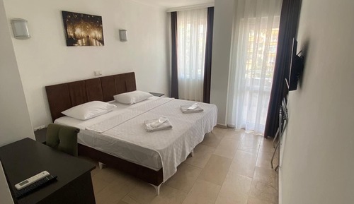 Room, Balcony, City View