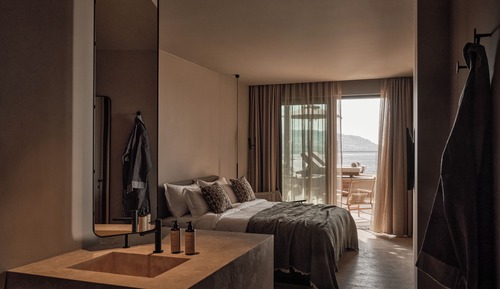 Classic Room with Shared Pool