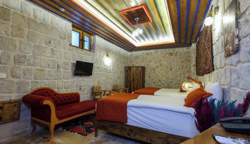 Underground Triple Room Without Windows